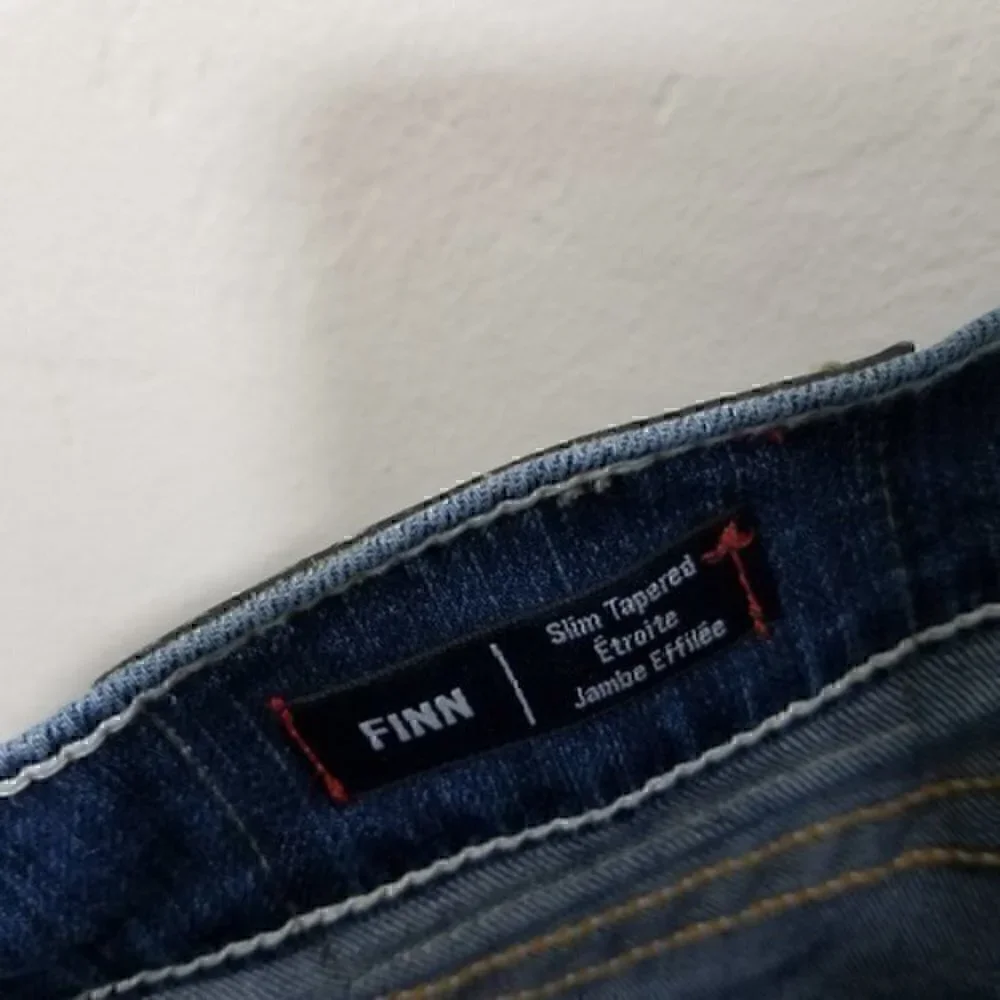 True Religion FINN Slim Tapered Zipper Jeans Size 31